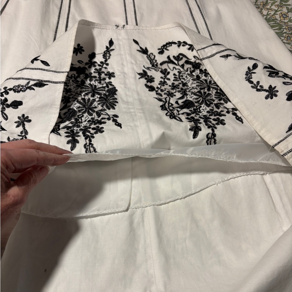Stunning Vintage Kokomo Cream Skirt with Black Beaded Floral Embroidery - Picture 12 of 14